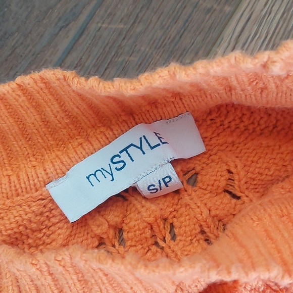 Sweater - Picture 3 of 6